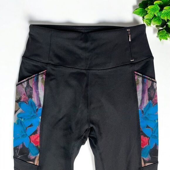 ๐ Calia By Carrie Underwood Essential Leggings with Mesh Floral Panels - Picture 7 of 10